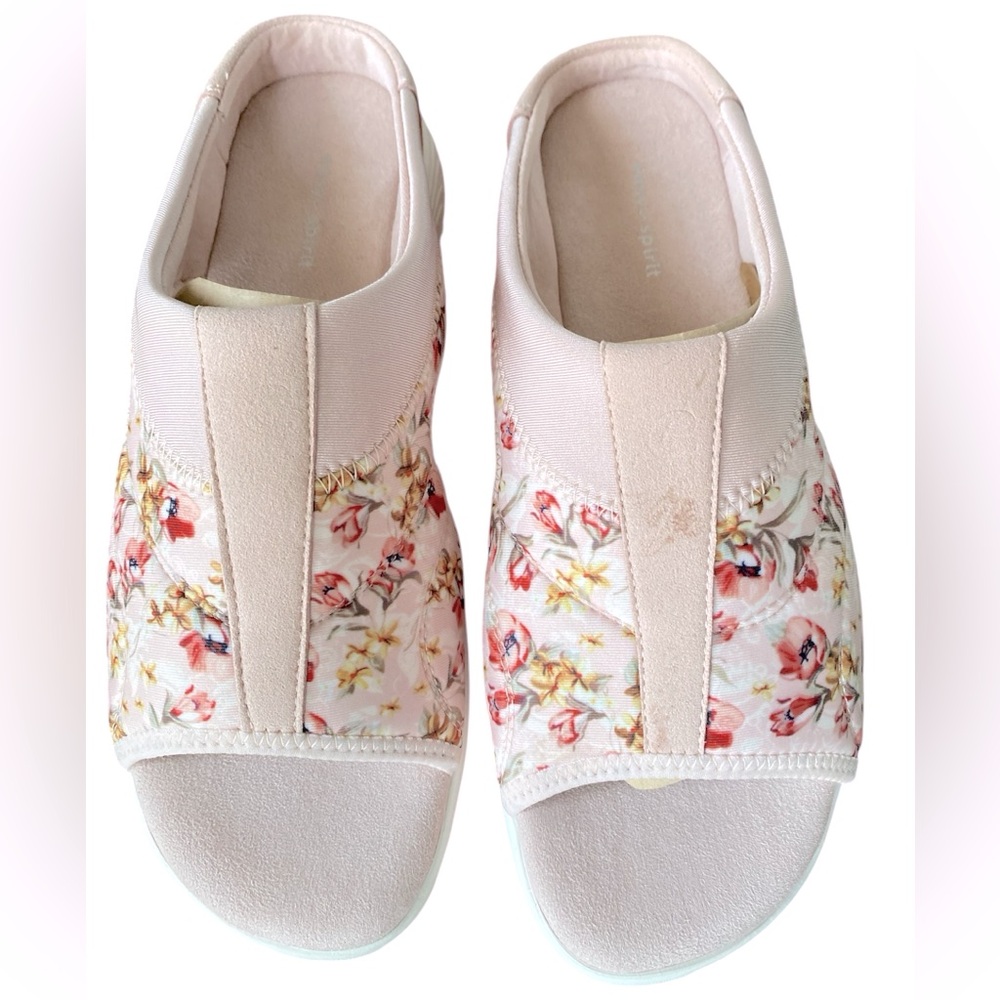 New with box - Easy Spirit Women's Tine2 Slide Sandals - SZ 8.5M